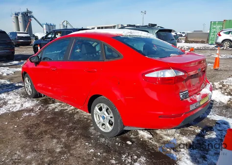 2015 Ford Fiesta Se z USA, uszkodzony, nr VIN 3FADP4BJ2FM187537